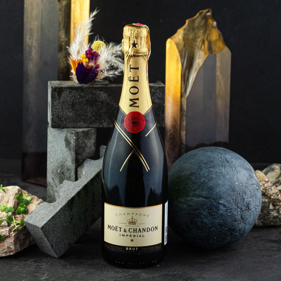 MOET & CHANDON BRUT
