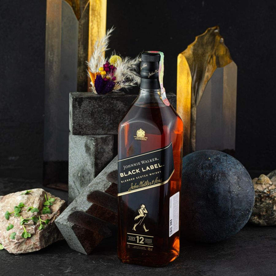 JOHNNIE WALKER BLACK LABEL 12 Y.O.