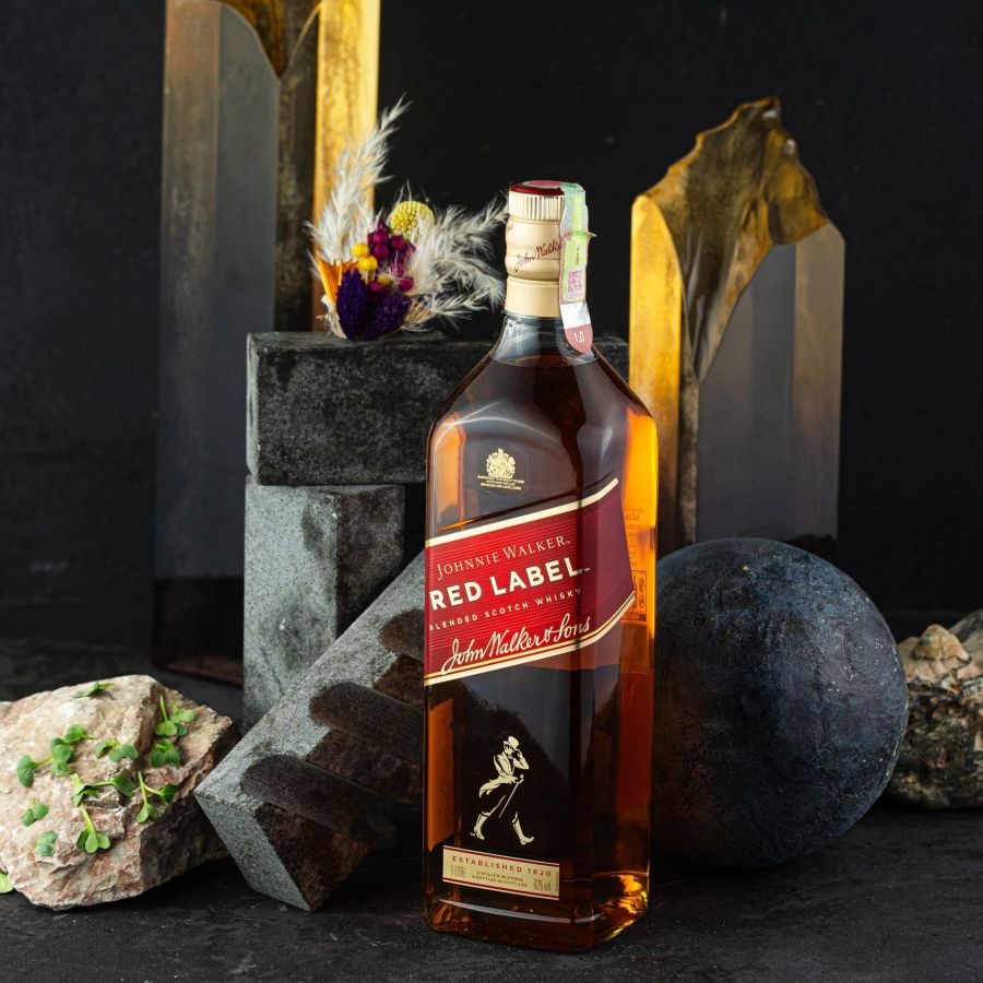 JOHNNIE WALKER RED LABEL