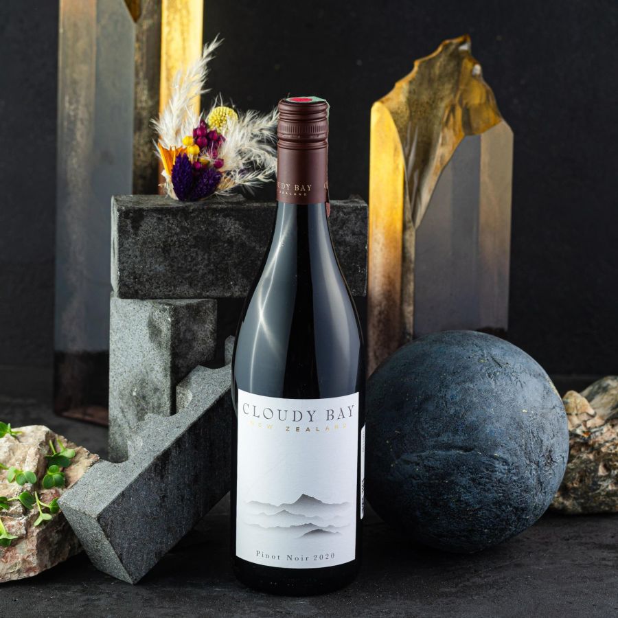 CLOUDY BAY PINOT NOIR 2015